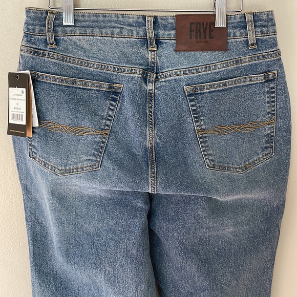 NWT FRYE Vintage Wash Jeans. Size 30 - Picture 8 of 11
